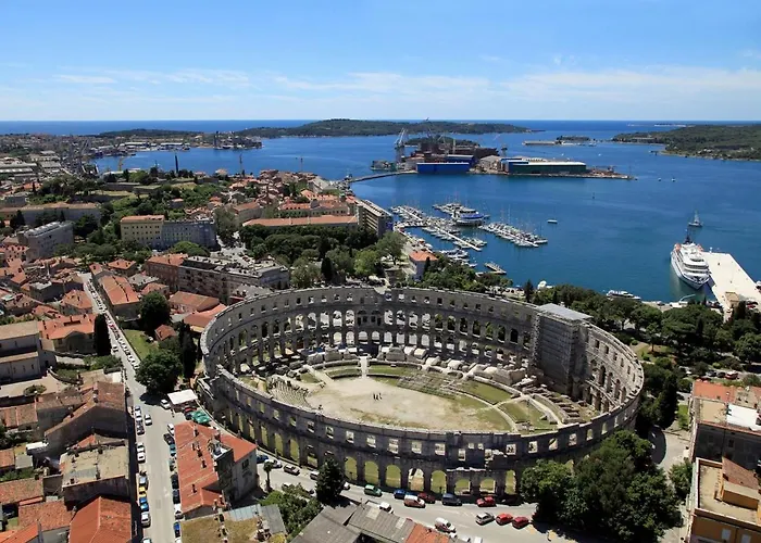 Appartement With A Parking Space - 14533 Pula